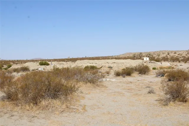 $39,900 | 18 Sky Ranch Road, Adelanto, CA 92301