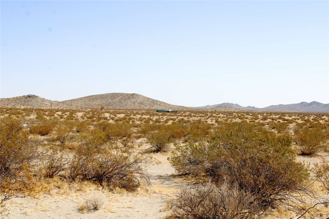 18 Sky Ranch Road Adelanto, CA 92301 - Photo 7 of 16