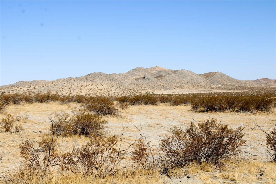 18 Sky Ranch Road Adelanto, CA 92301 - Photo 8 of 16