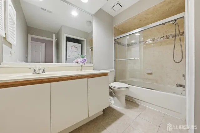 $319,000 | 208 Blew Court, East Brunswick, NJ 08816