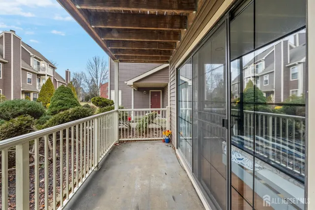 $319,000 | 208 Blew Court, East Brunswick, NJ 08816