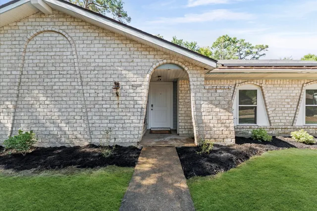 $315,000 | 25503 Foxbriar Lane, Spring, TX 77373