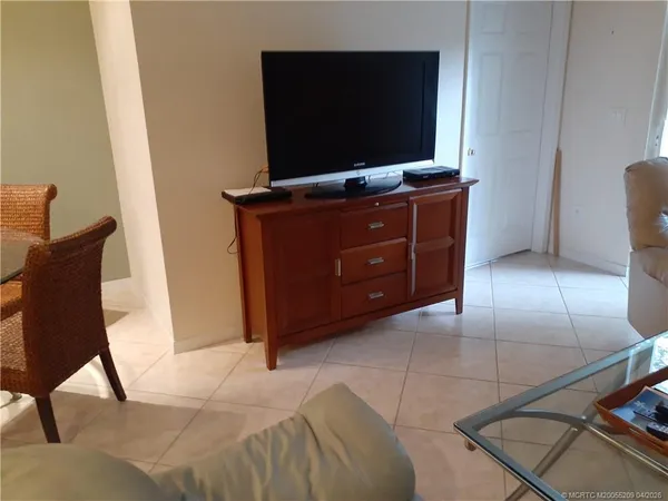 $2,500 | 1571 Southeast Hampshire Way, Unit 104, Stuart, FL 34994