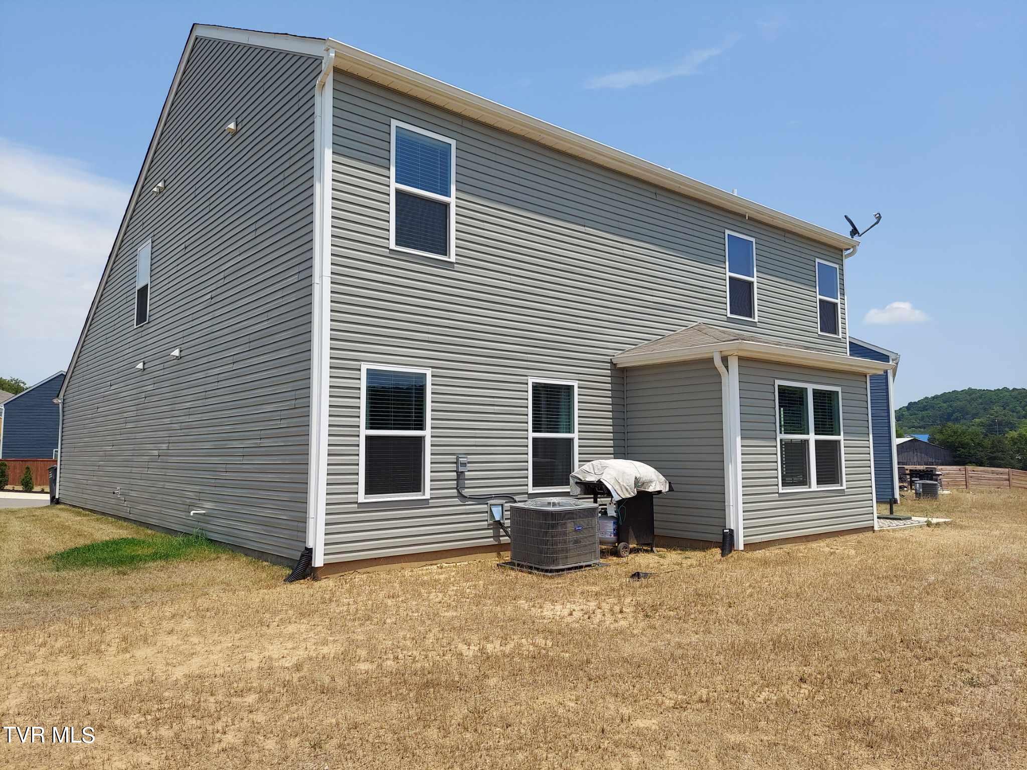 6025 Sycamore Stream Road Dandridge, TN 37725 - Photo 5 of 57 5