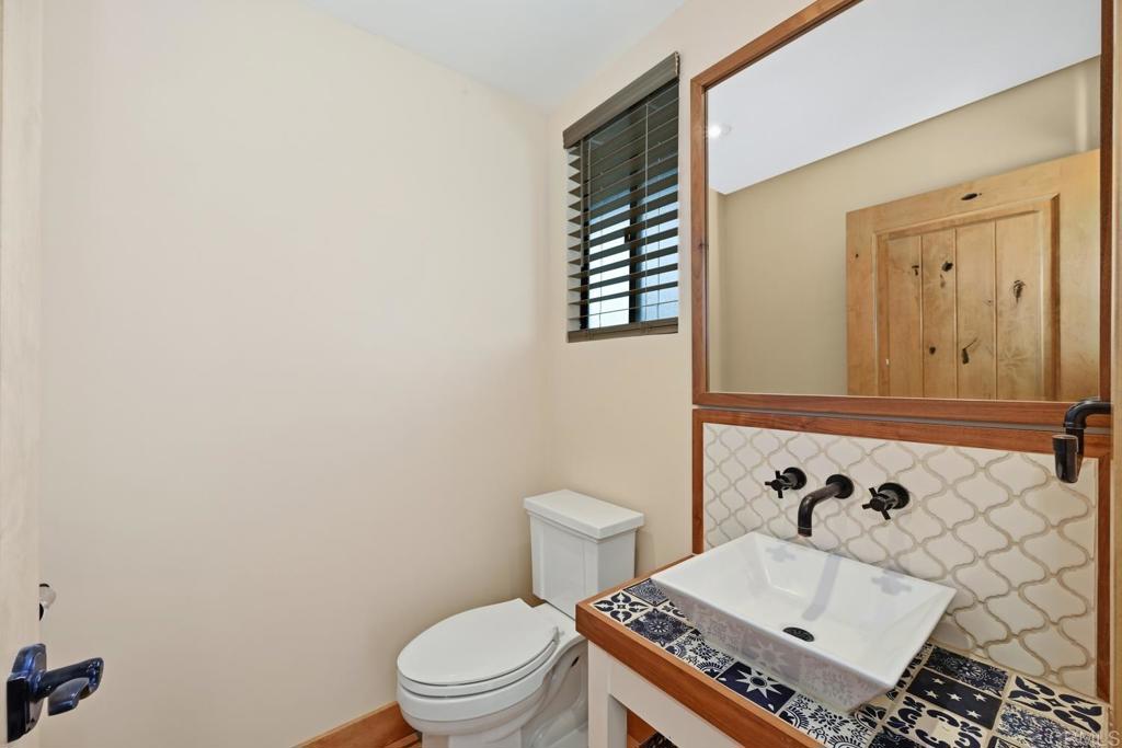 1820 Elevado Road Vista, CA 92084 - Photo 18 of 39 Gallery Image 18