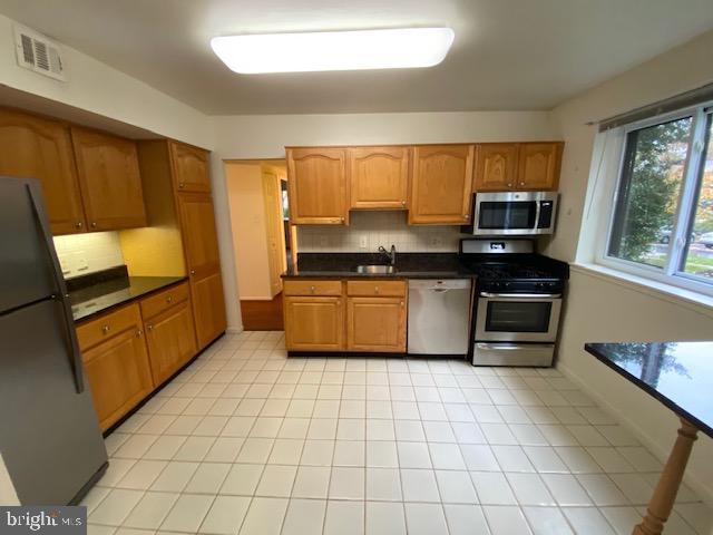 1621 Parkcrest Circle, Unit 100 Reston, VA 20190 - Photo 9 of 24