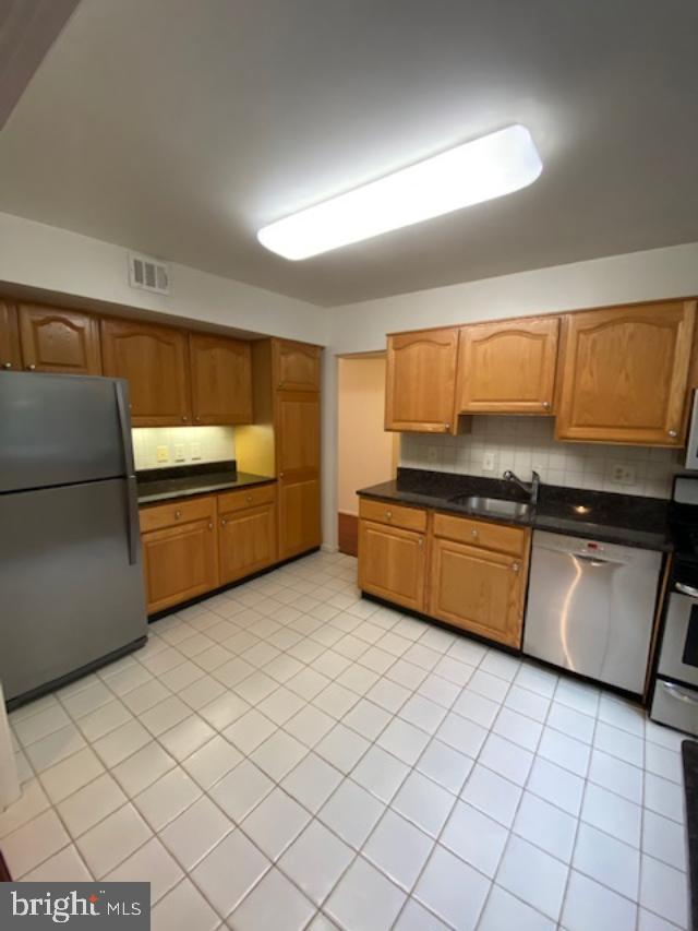 1621 Parkcrest Circle, Unit 100 Reston, VA 20190 - Photo 10 of 24