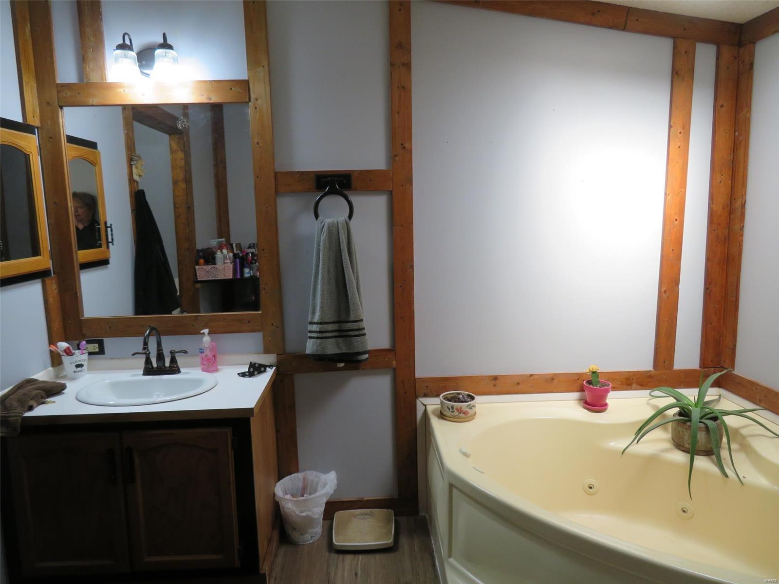 1262 Mettler Road New Douglas, IL 62074 - Photo 11 of 23 Gallery Image 11