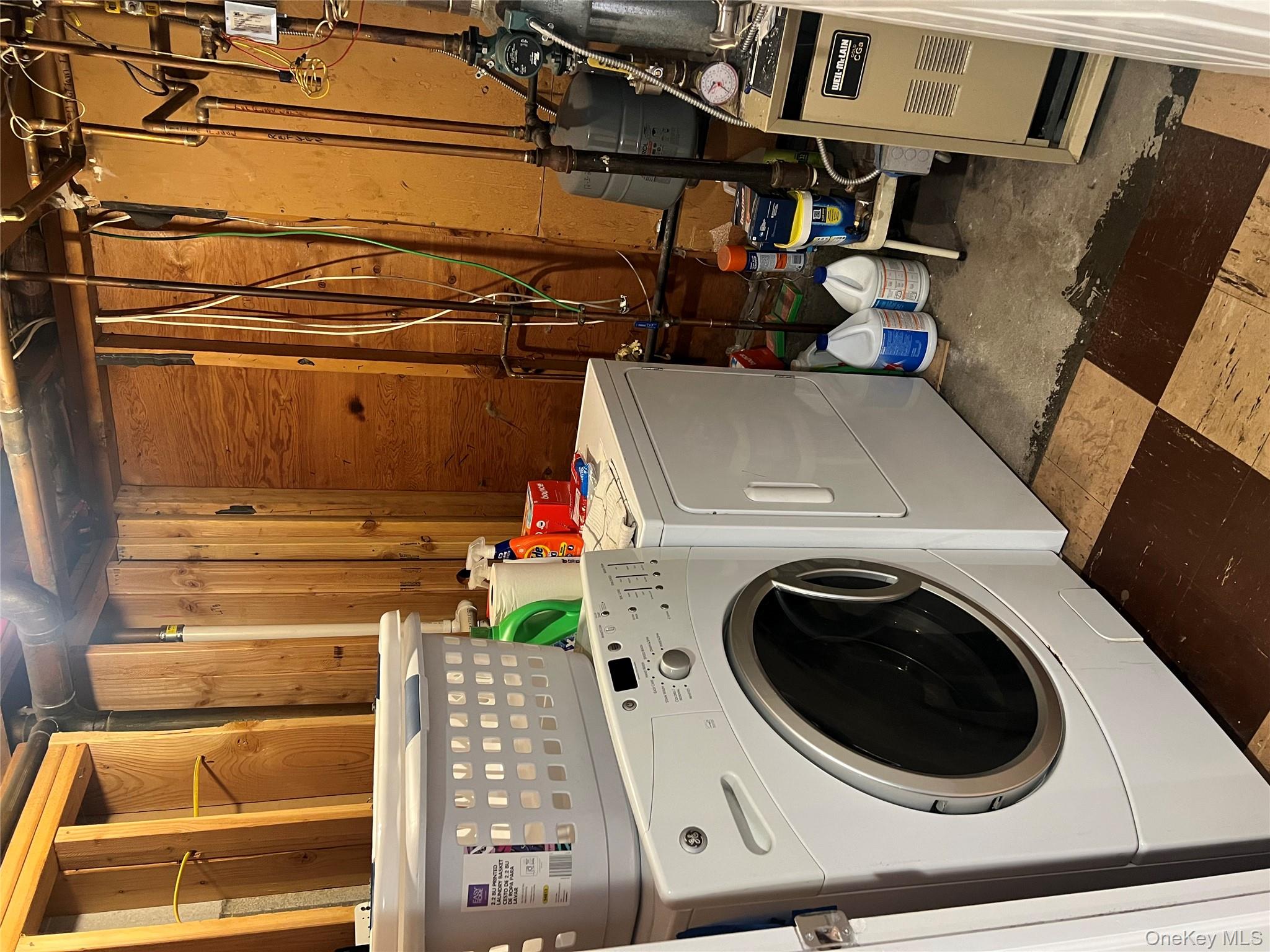 827 Bermuda Road West Babylon, NY 11704 - Photo 23 of 26