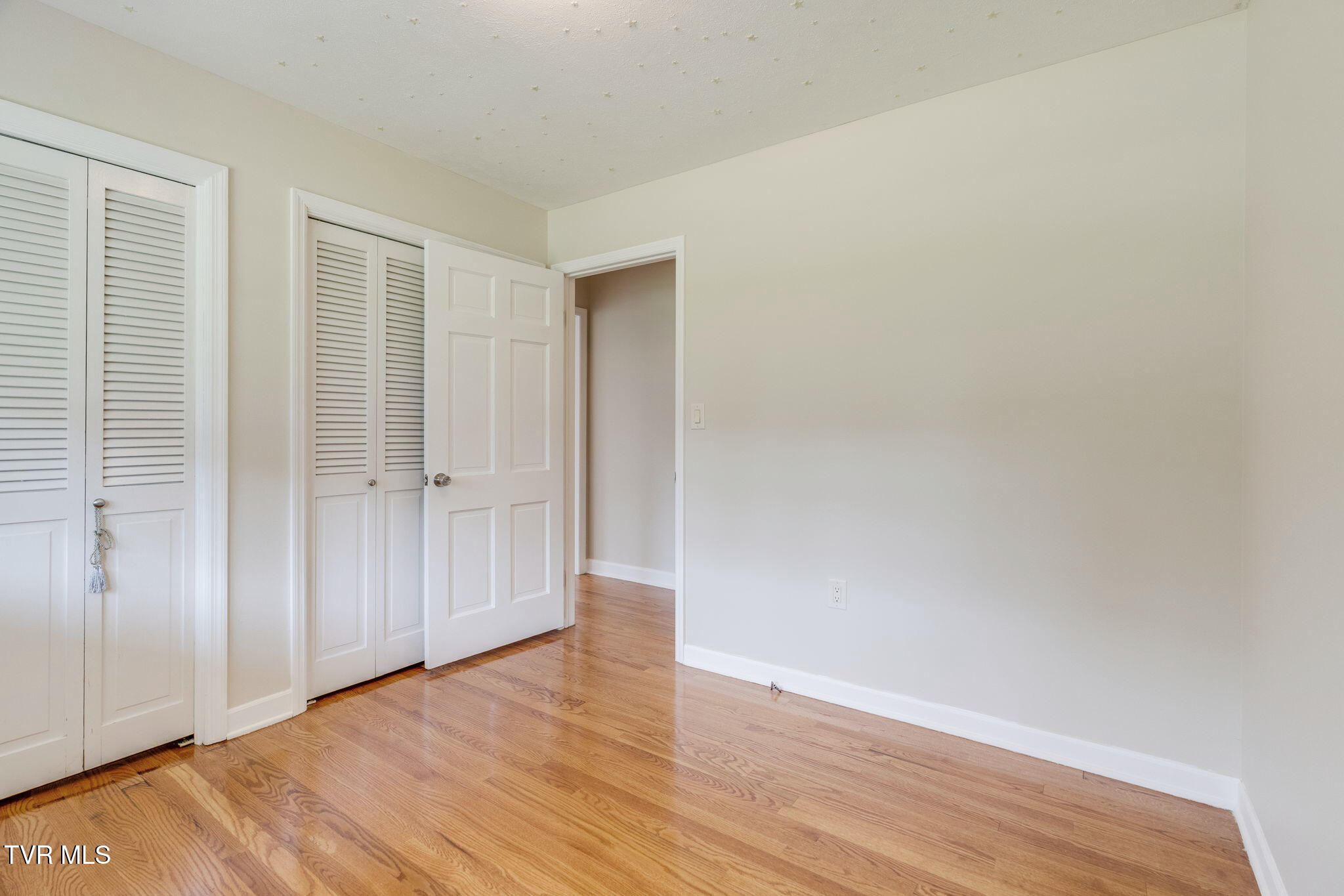 2125 Bonaire Road Kingsport, TN 37660 - Photo 24 of 49 014b-Bedroom 2