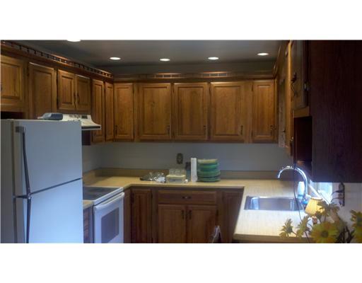 831 Lindsay Road Carnegie, PA 15106 - Photo 2 of 13 Kitchen.