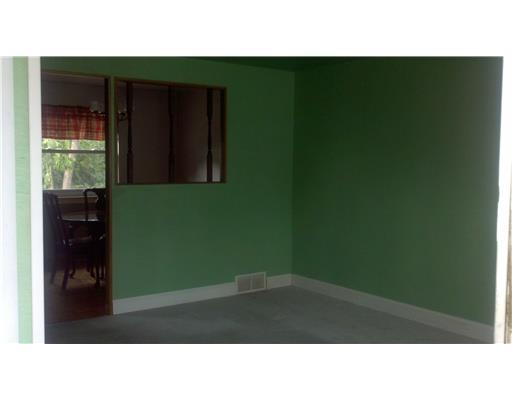 831 Lindsay Road Carnegie, PA 15106 - Photo 4 of 13 Living Room.