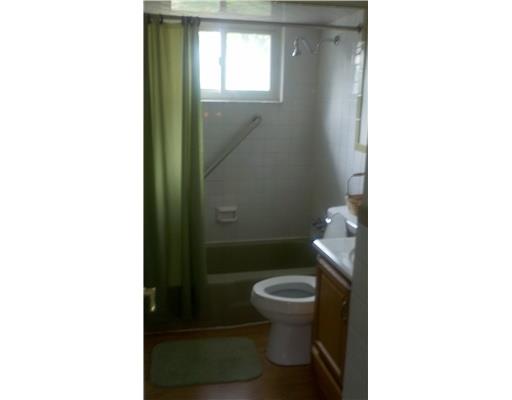 831 Lindsay Road Carnegie, PA 15106 - Photo 5 of 13 Full Bath.