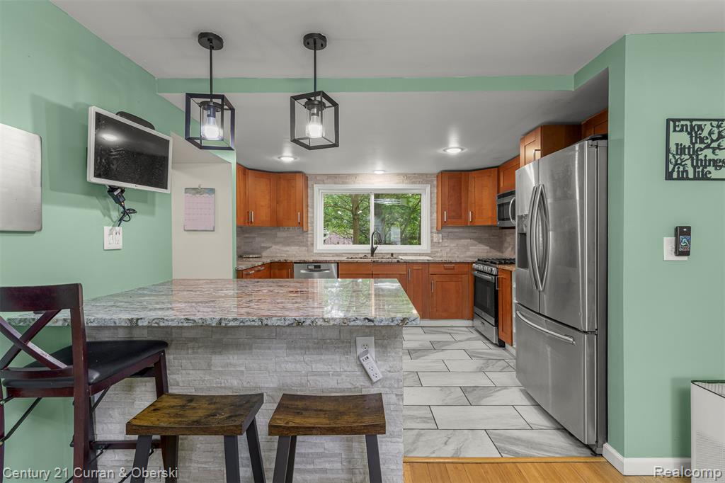 18491 Savage Road Belleville, MI 48111 - Photo 16 of 49