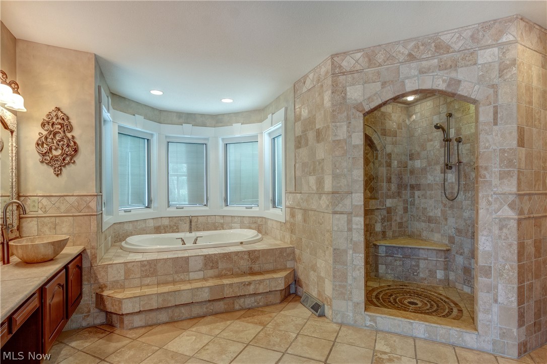 9493 Mentor Road Chardon, OH 44024 - Photo 17 of 35 Master Glamour Bath with oversized ceramic shower