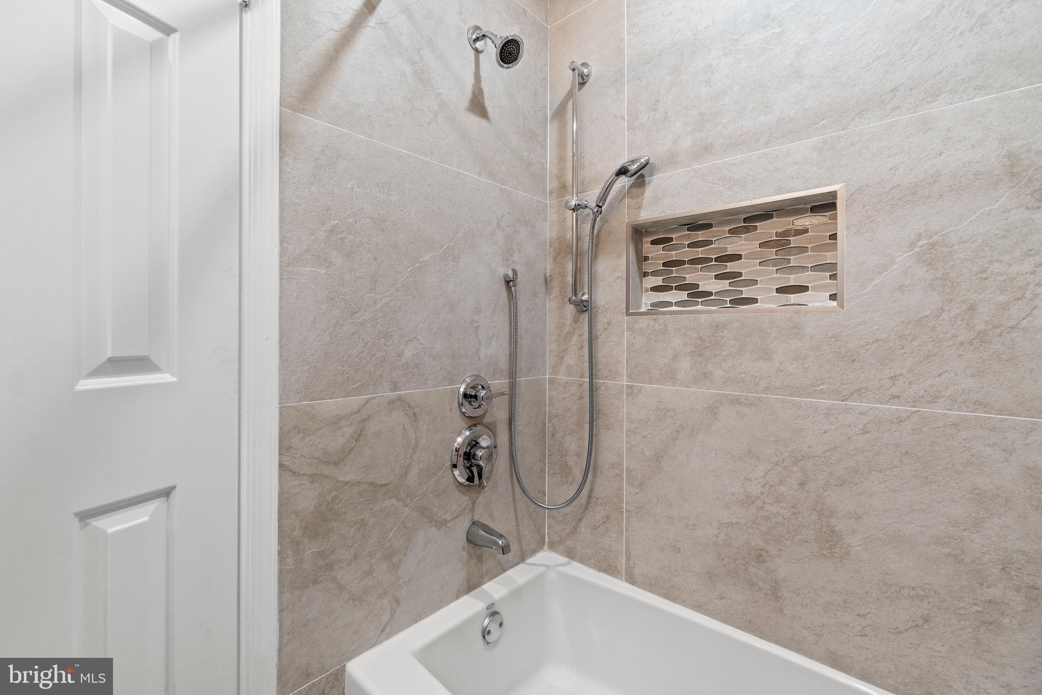 3032 South Glebe Road Arlington, VA 22206 - Photo 17 of 38 Ensuite bath off 2nd Primary Bedroom