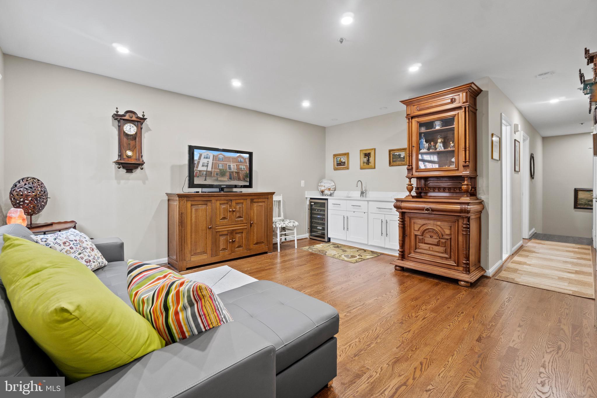 3032 South Glebe Road Arlington, VA 22206 - Photo 19 of 38 Lower Level living area (with its own entrance!)