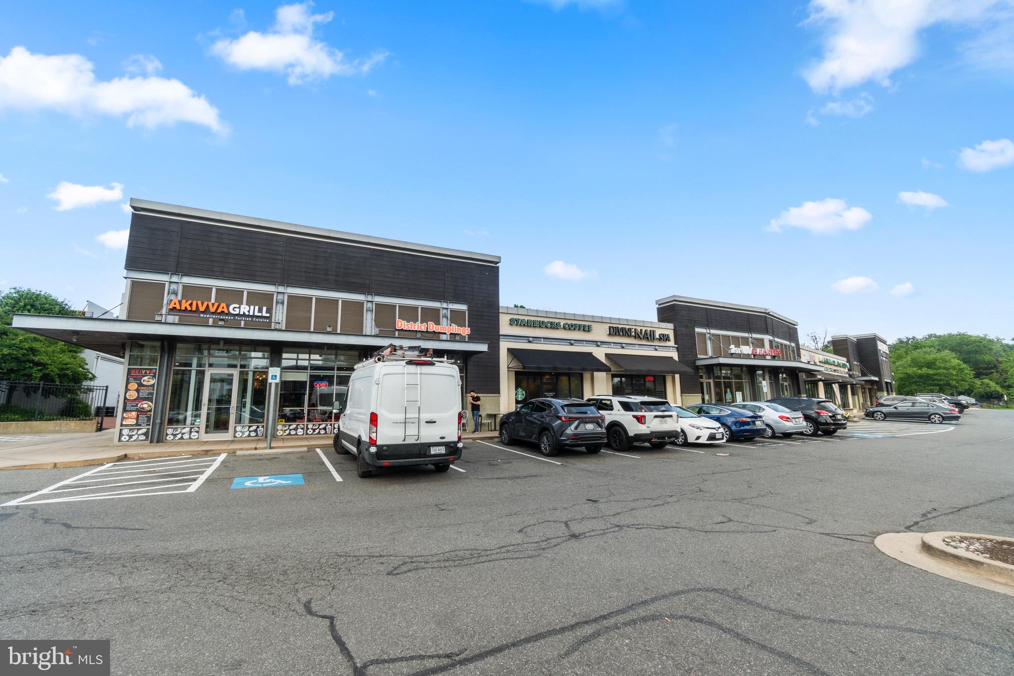 3032 South Glebe Road Arlington, VA 22206 - Photo 31 of 38 Great dining and amenities across the street