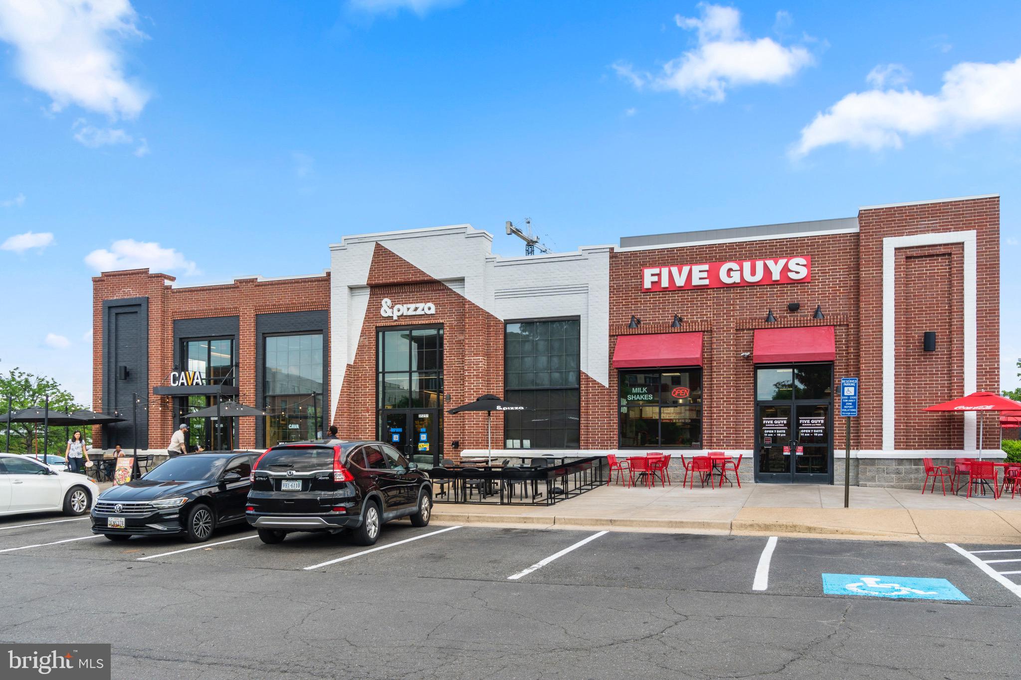 3032 South Glebe Road Arlington, VA 22206 - Photo 37 of 38 Good eats!