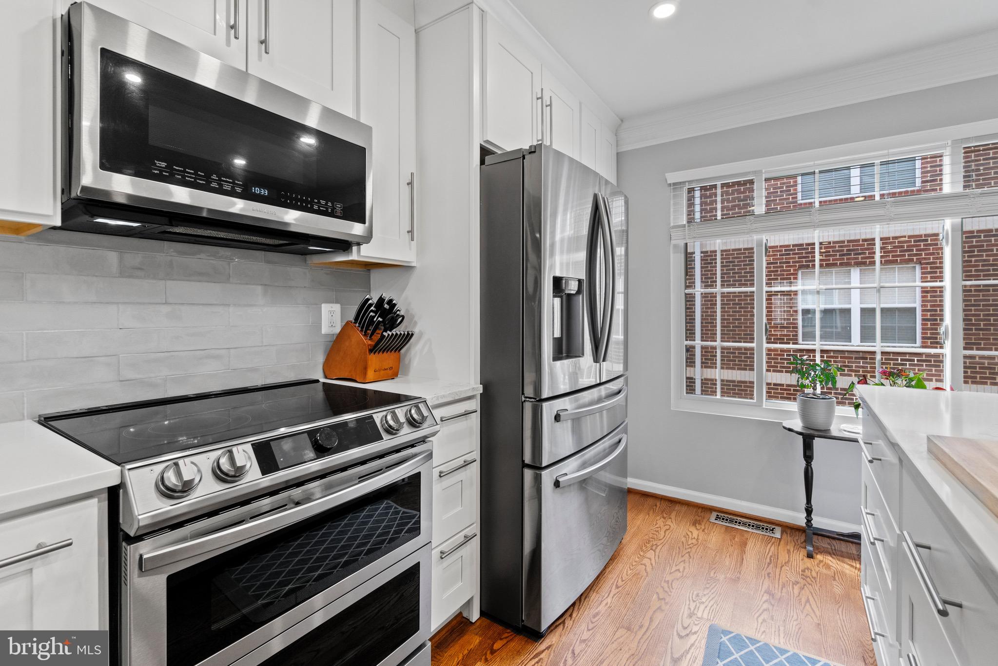 3032 South Glebe Road Arlington, VA 22206 - Photo 6 of 38 Stainless steel appliances