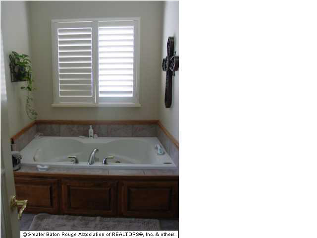 255 Lake View Drive Raceland, LA 70394 - Photo 14 of 15 Gallery Image 14