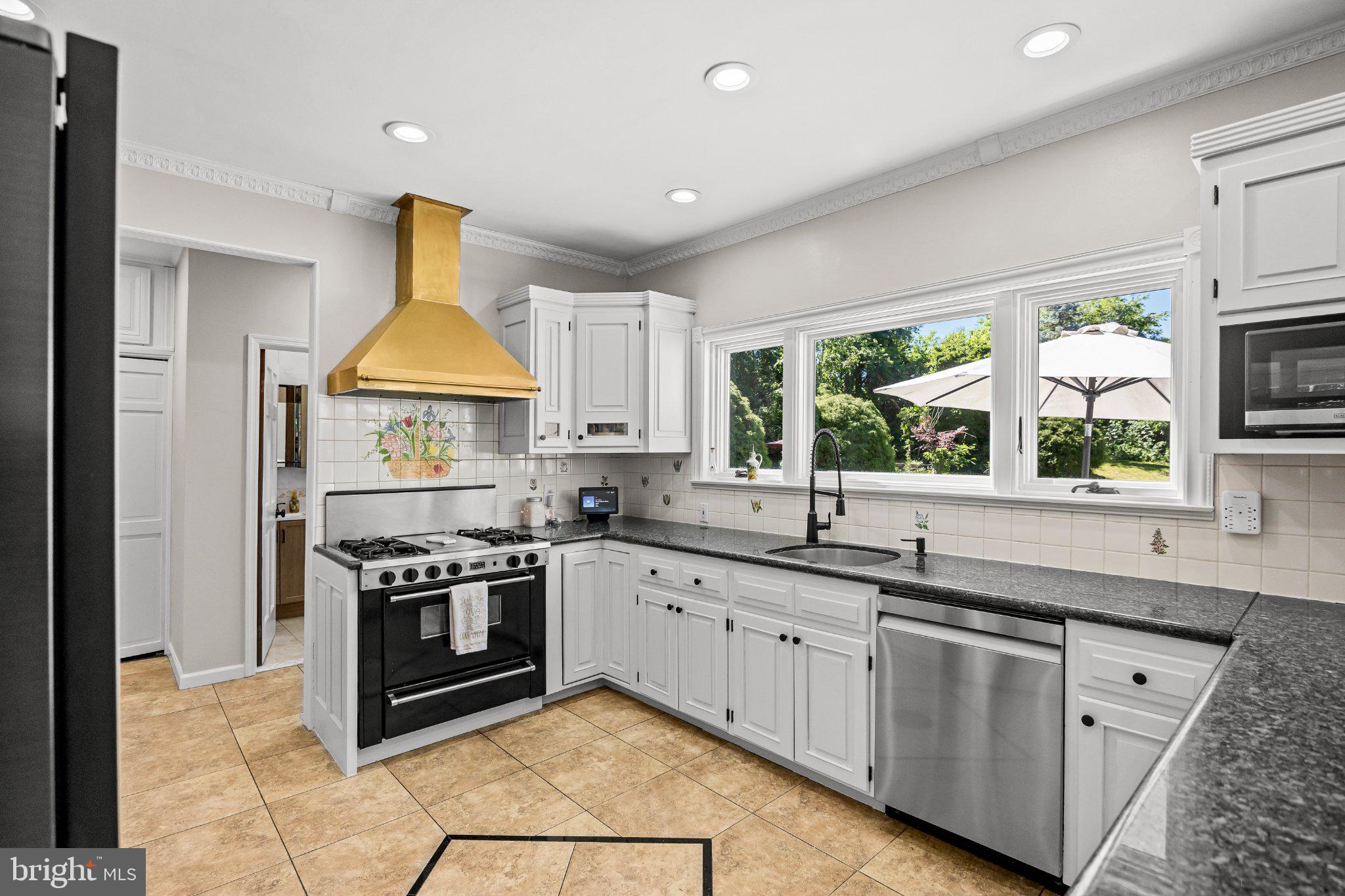 69 Burlington Path Road Cream Ridge, NJ 08514 - Photo 15 of 73