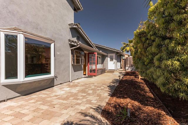 $1,600,000 | 3975 Stella Maris Lane, Carlsbad, CA 92008