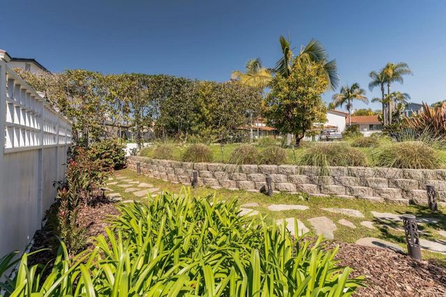 $1,600,000 | 3975 Stella Maris Lane, Carlsbad, CA 92008