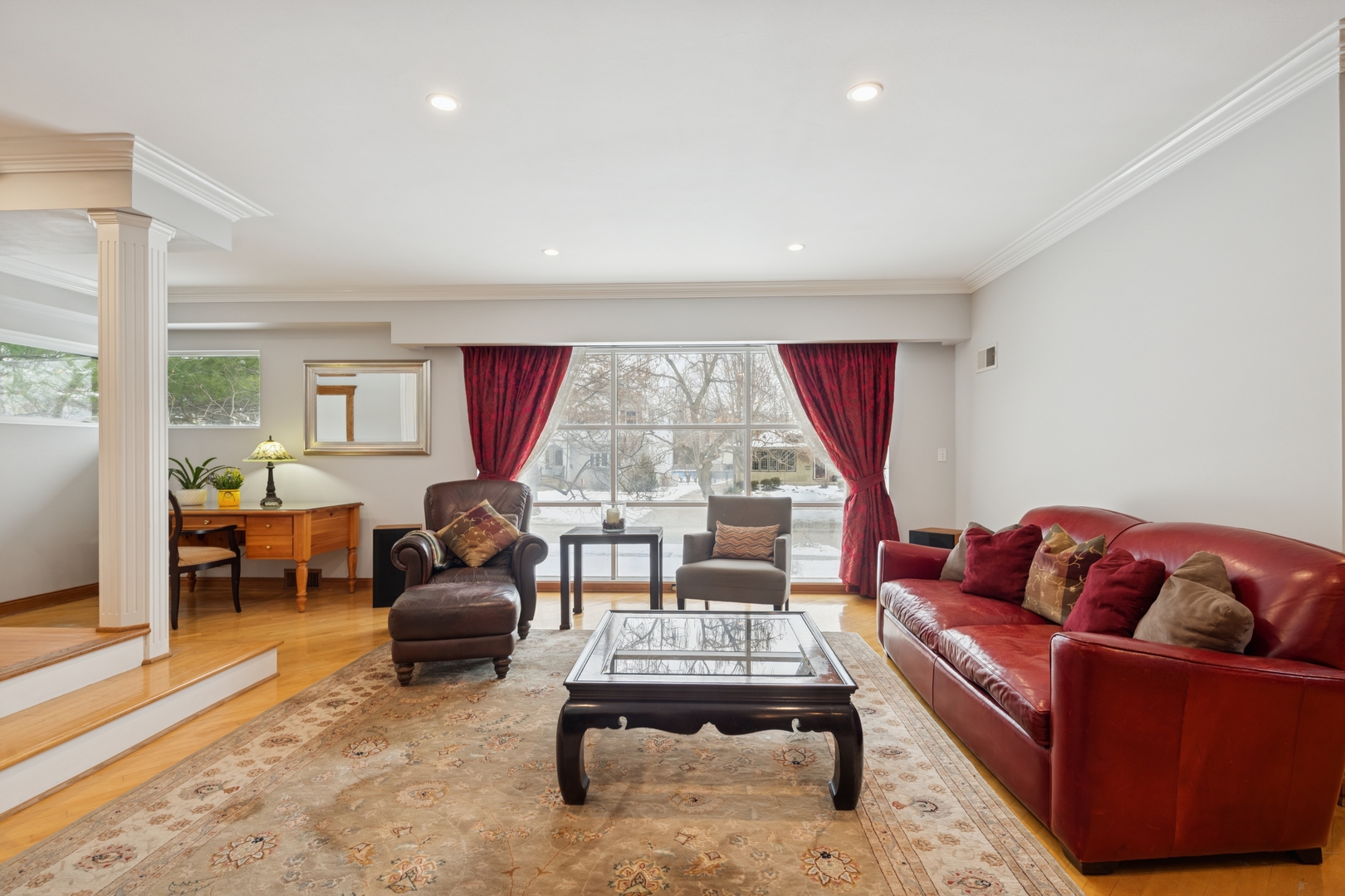 369 Addison Road Riverside, IL 60546 - Photo 3 of 23