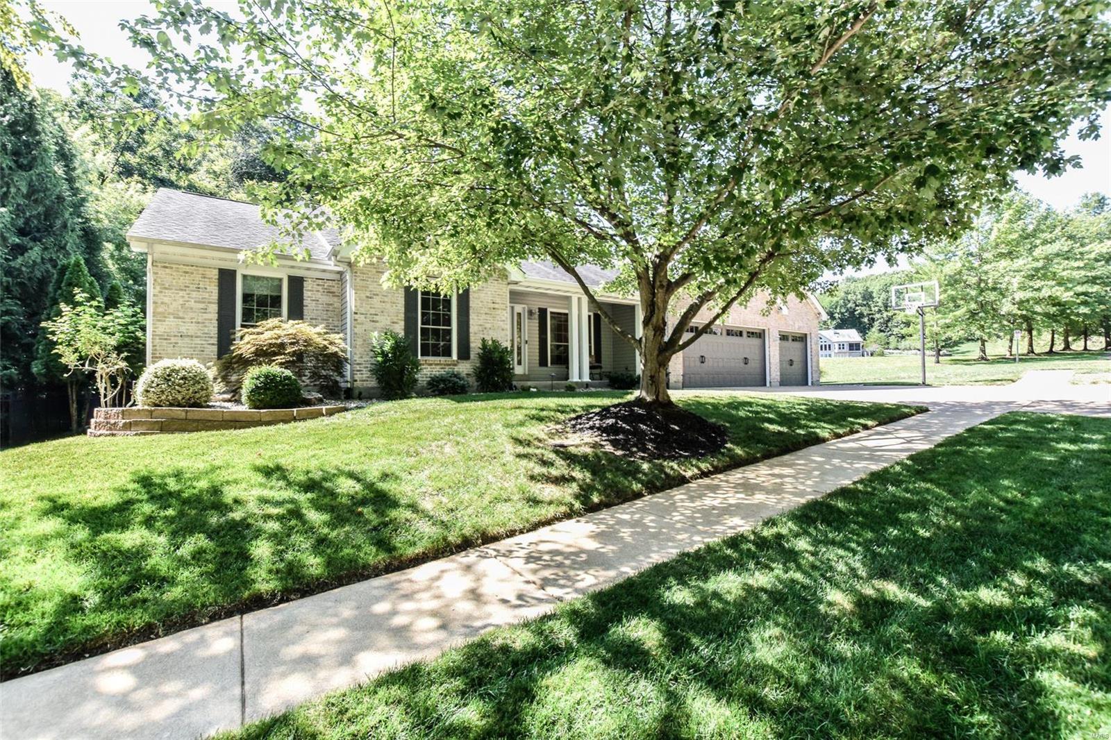 983 Kiefer Trails Drive Ballwin, MO 63021 - Photo 2 of 18