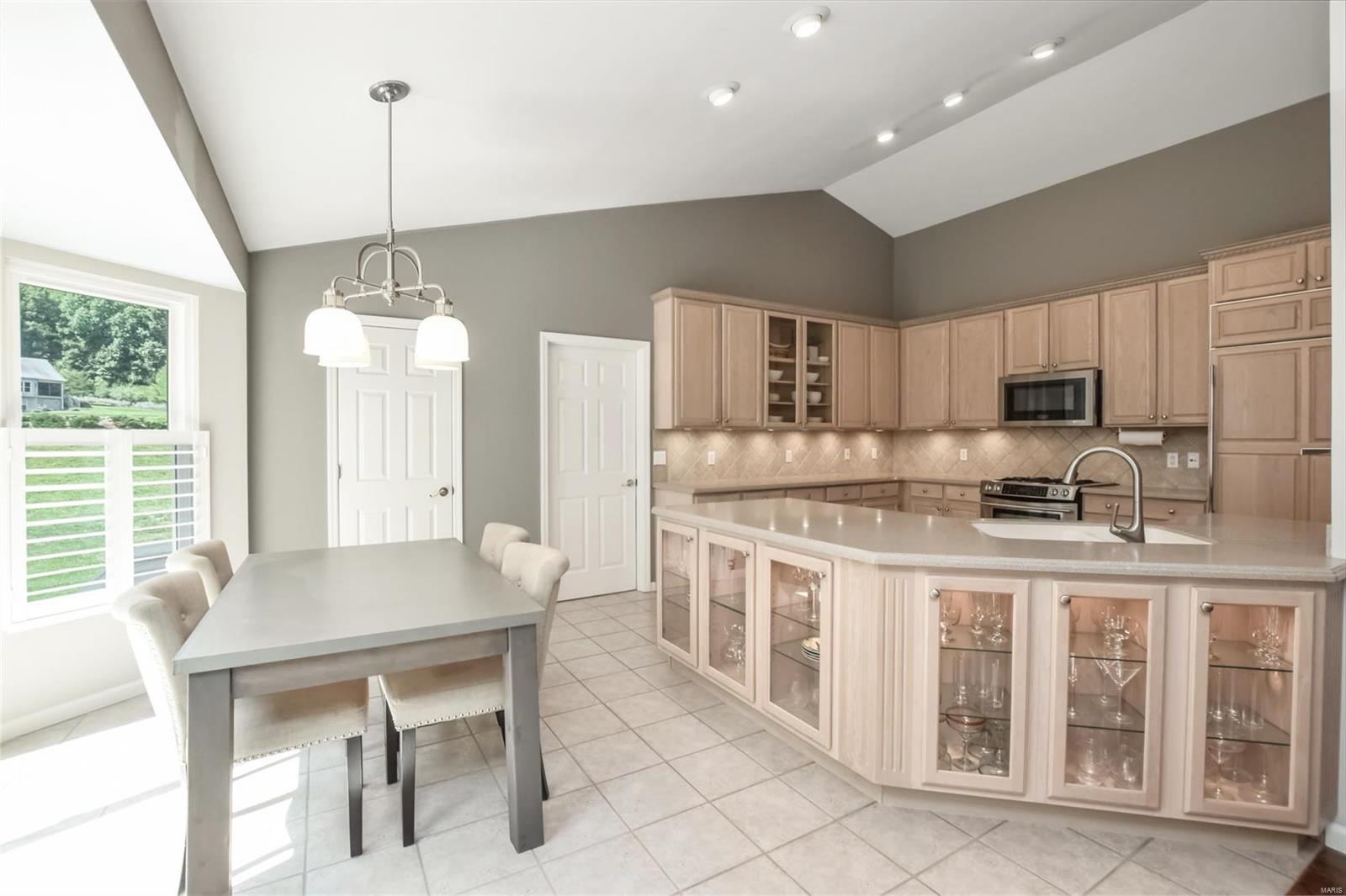 983 Kiefer Trails Drive Ballwin, MO 63021 - Photo 9 of 18