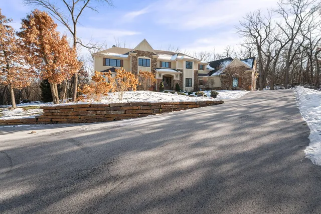 $1,250,000 | W289-s4684 Rockwood Trail, Waukesha, WI 53189