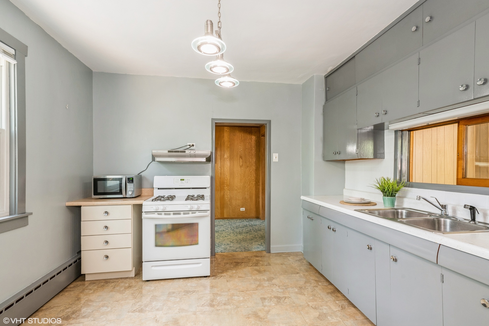 196 East Old Elm Road Lake Forest, IL 60045 - Photo 4 of 18 Gallery Image 4