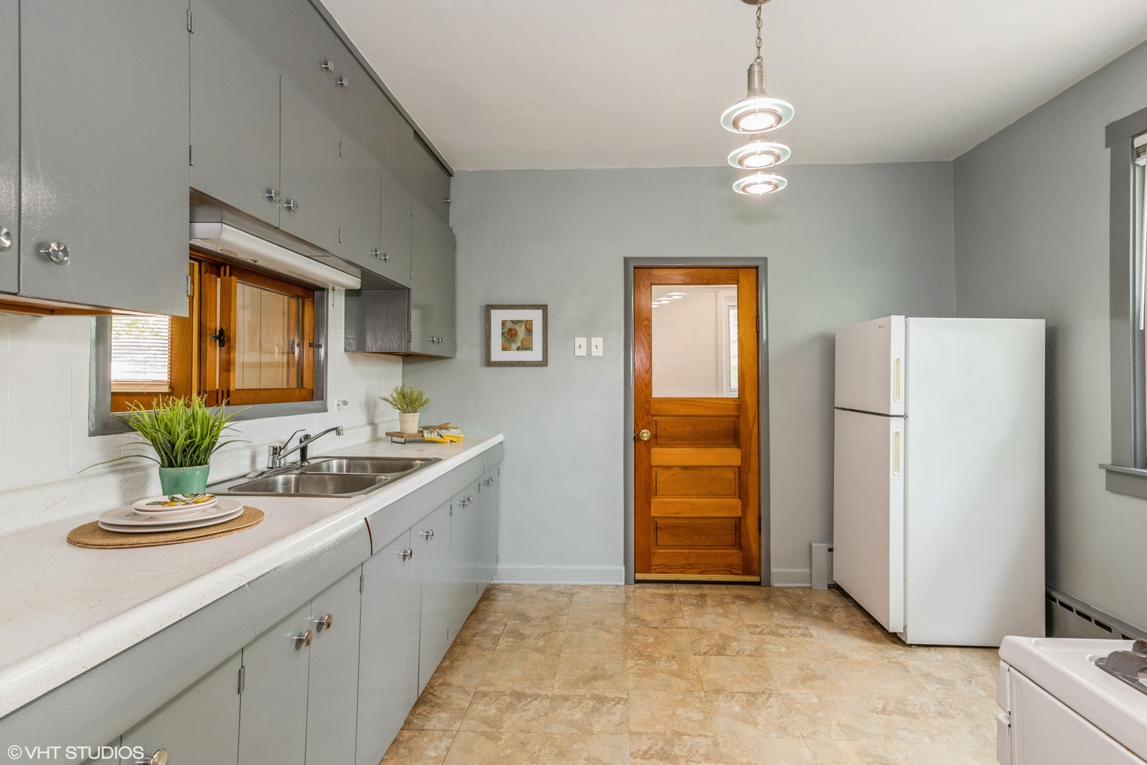 196 East Old Elm Road Lake Forest, IL 60045 - Photo 5 of 18 Gallery Image 5