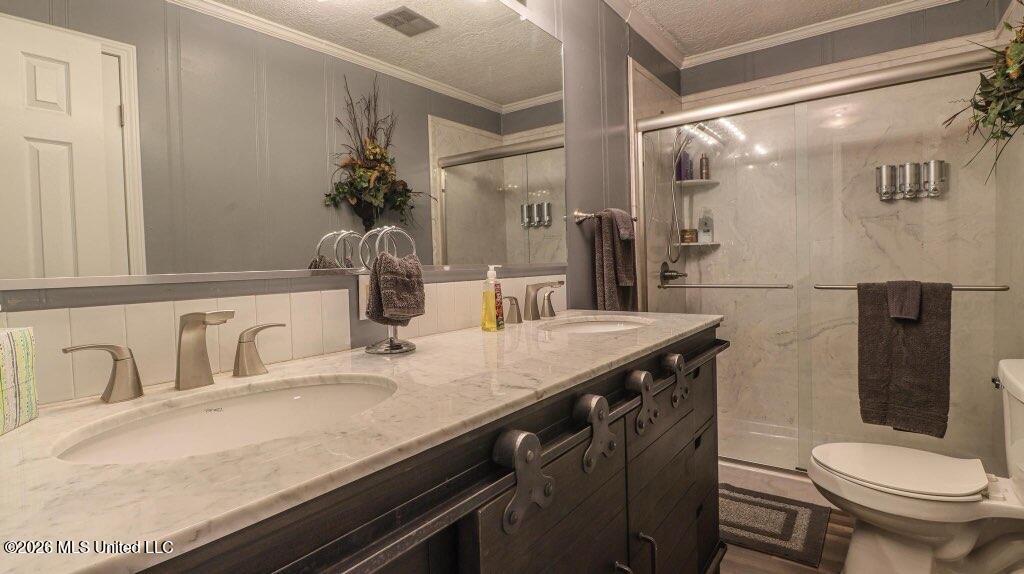 2432 Pascagoula River Road Moss Point, MS 39562 - Photo 6 of 9 2432-mster bth.2