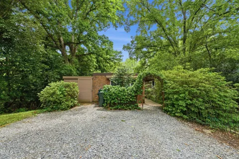 $699,900 | 16 Davie Circle, Chapel Hill, NC 27514