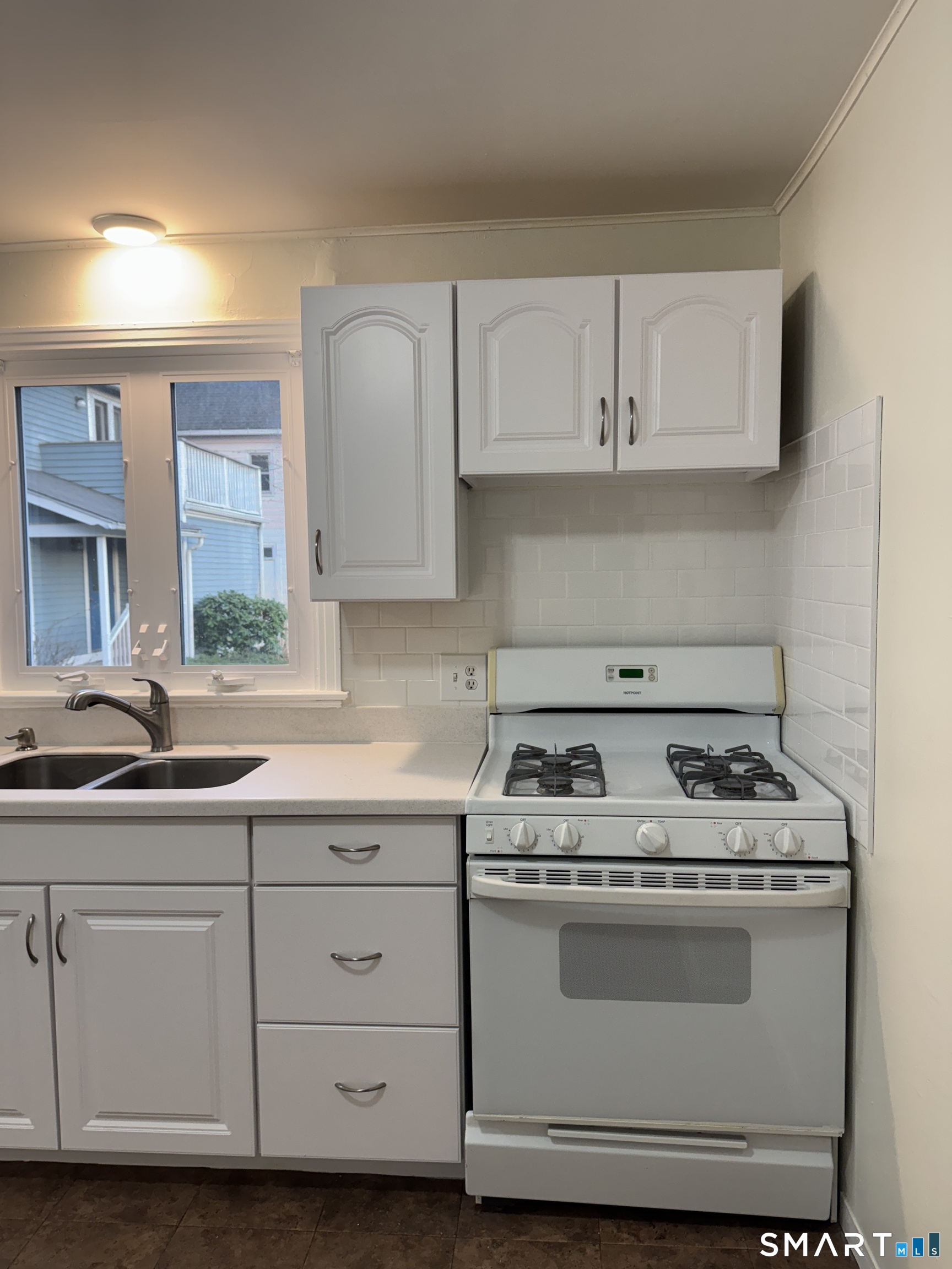 1164 Whitney Avenue, Unit H Hamden, CT 06517 - Photo 3 of 9