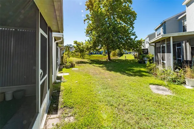 a view of back yard of the house