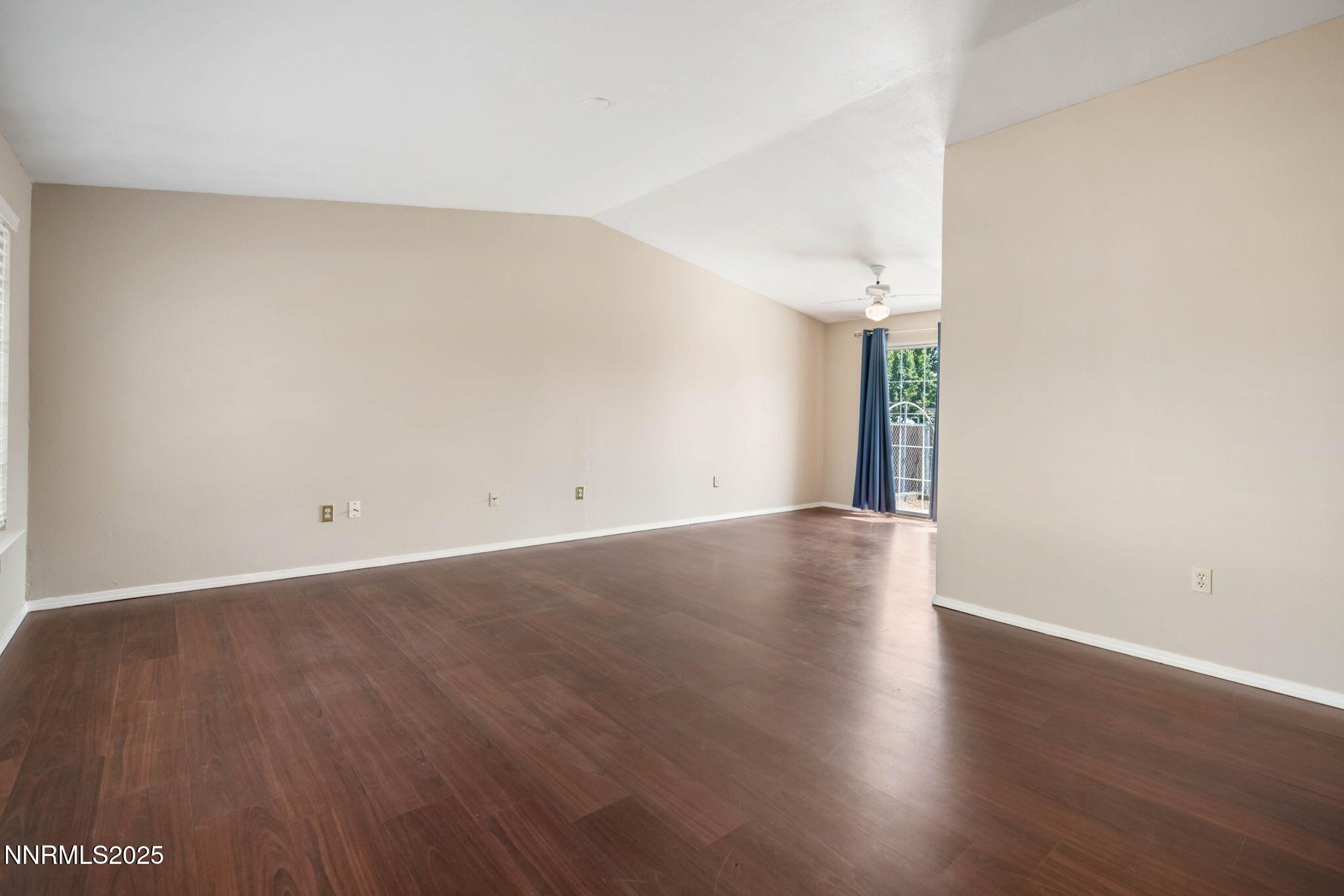 112 Empire Road Dayton, NV 89403 - Photo 7 of 38 12-web-or-mls-DSC_7276
