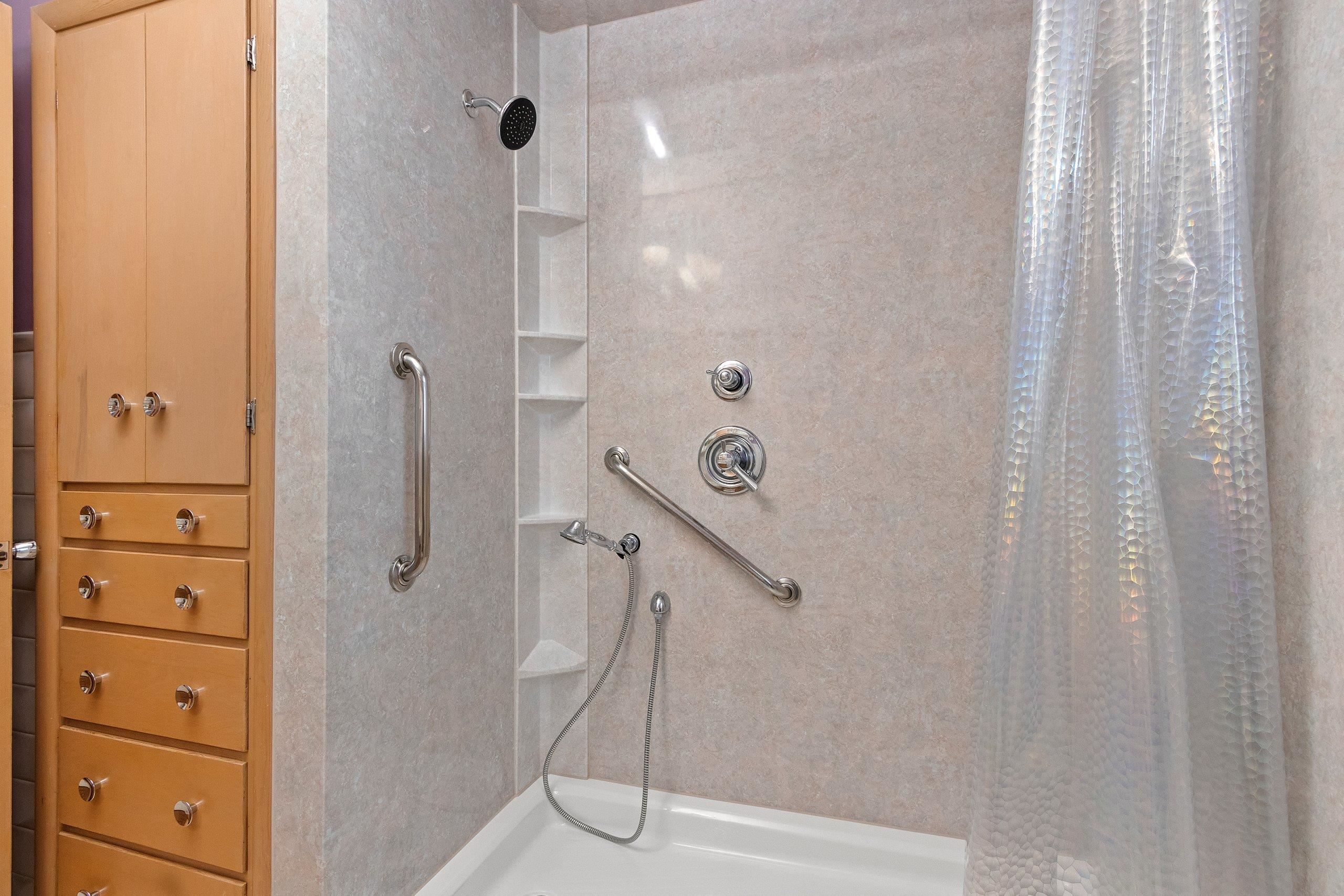 723 Robbins Street Seymour, WI 54165 - Photo 13 of 38