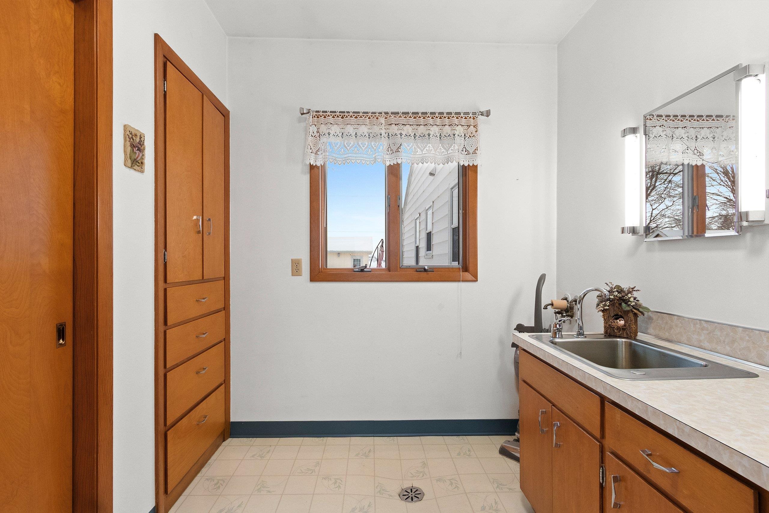 723 Robbins Street Seymour, WI 54165 - Photo 22 of 38