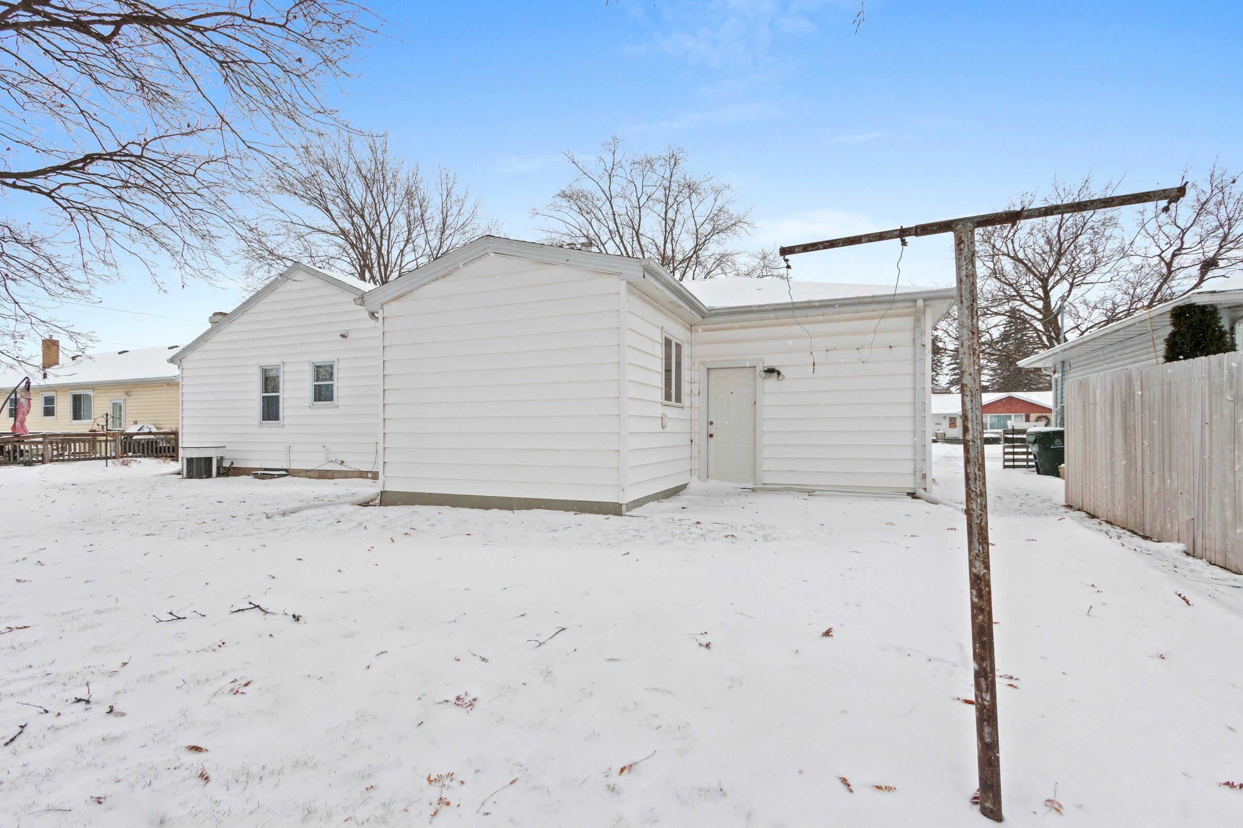 723 Robbins Street Seymour, WI 54165 - Photo 28 of 38