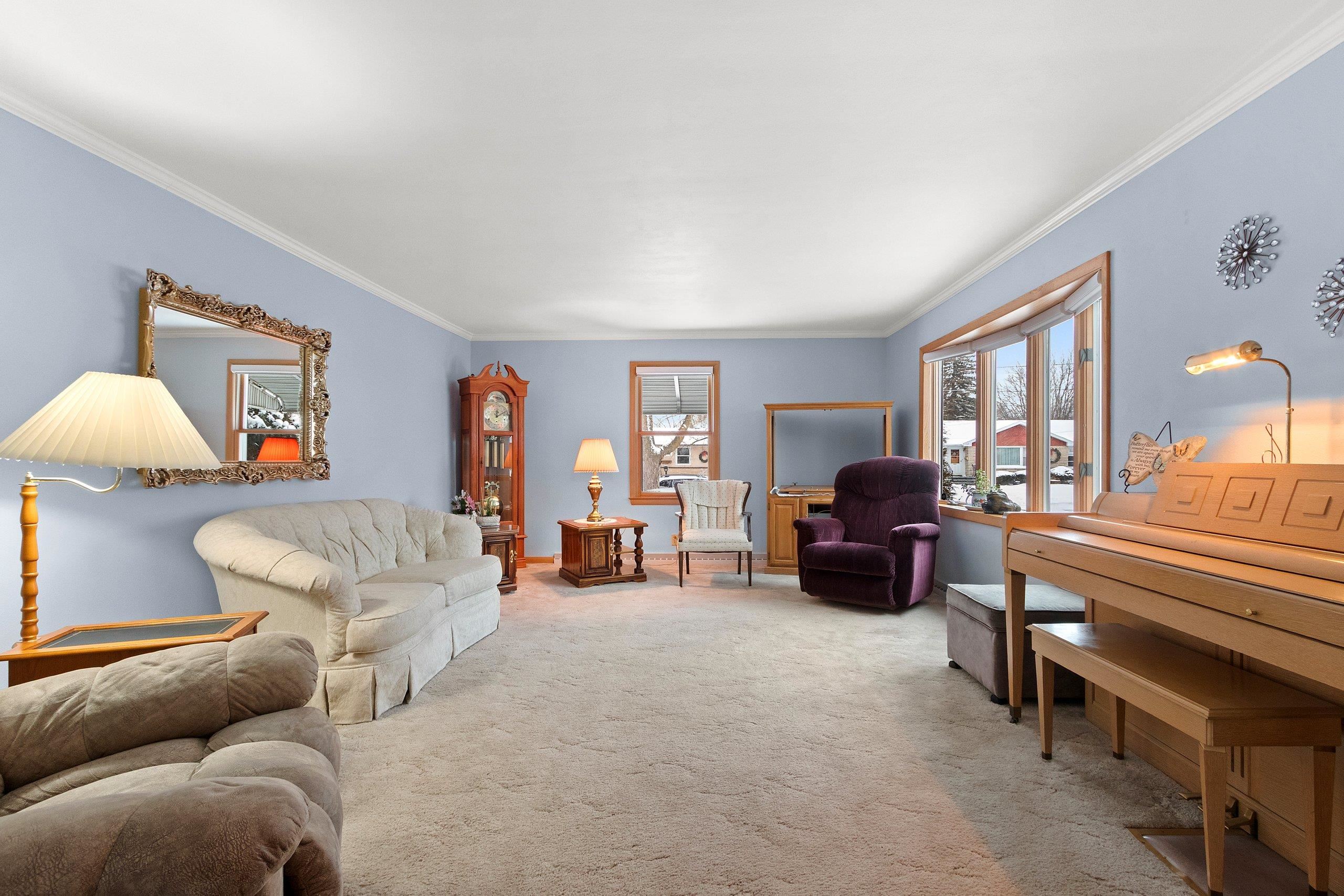 723 Robbins Street Seymour, WI 54165 - Photo 4 of 38