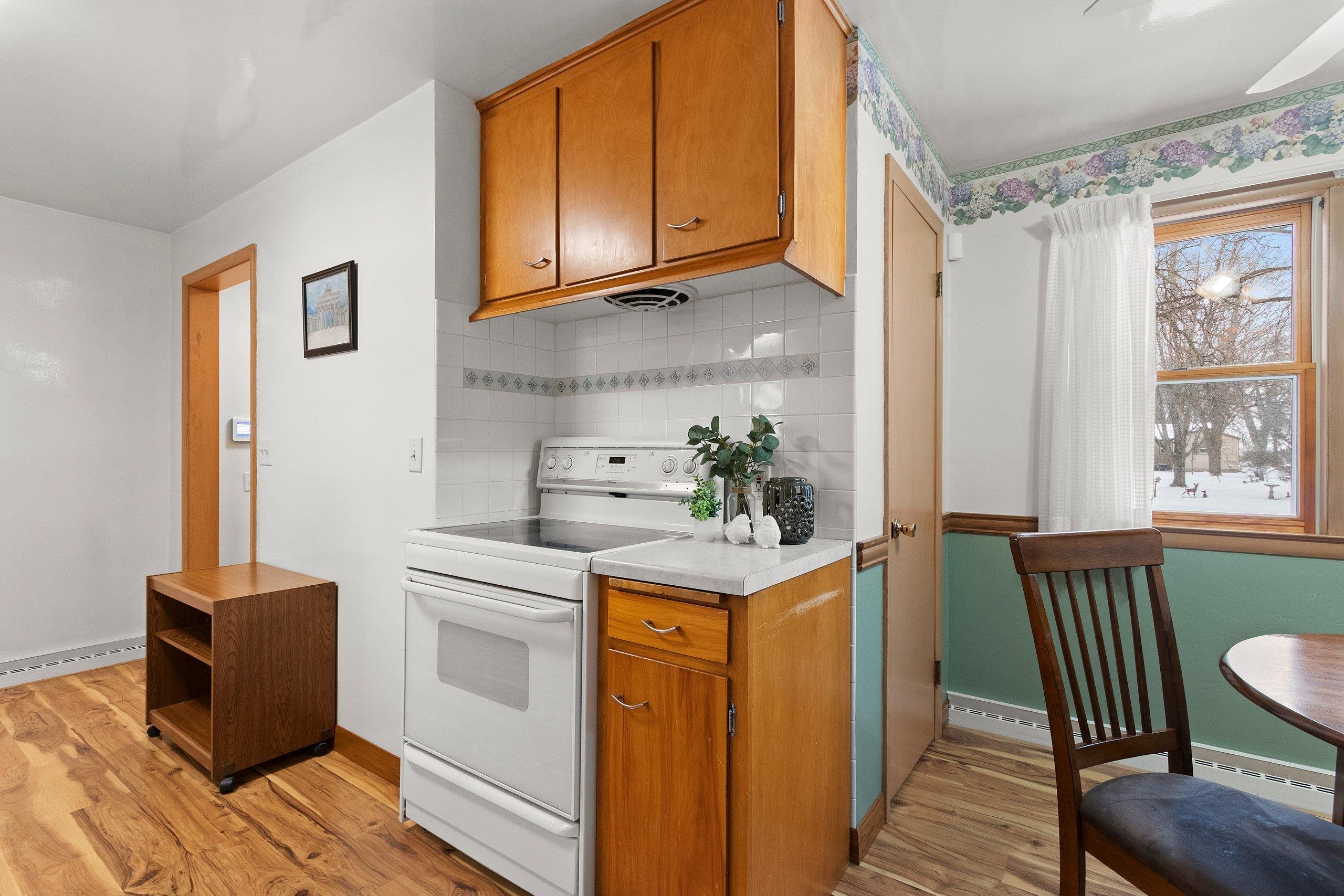 723 Robbins Street Seymour, WI 54165 - Photo 8 of 38