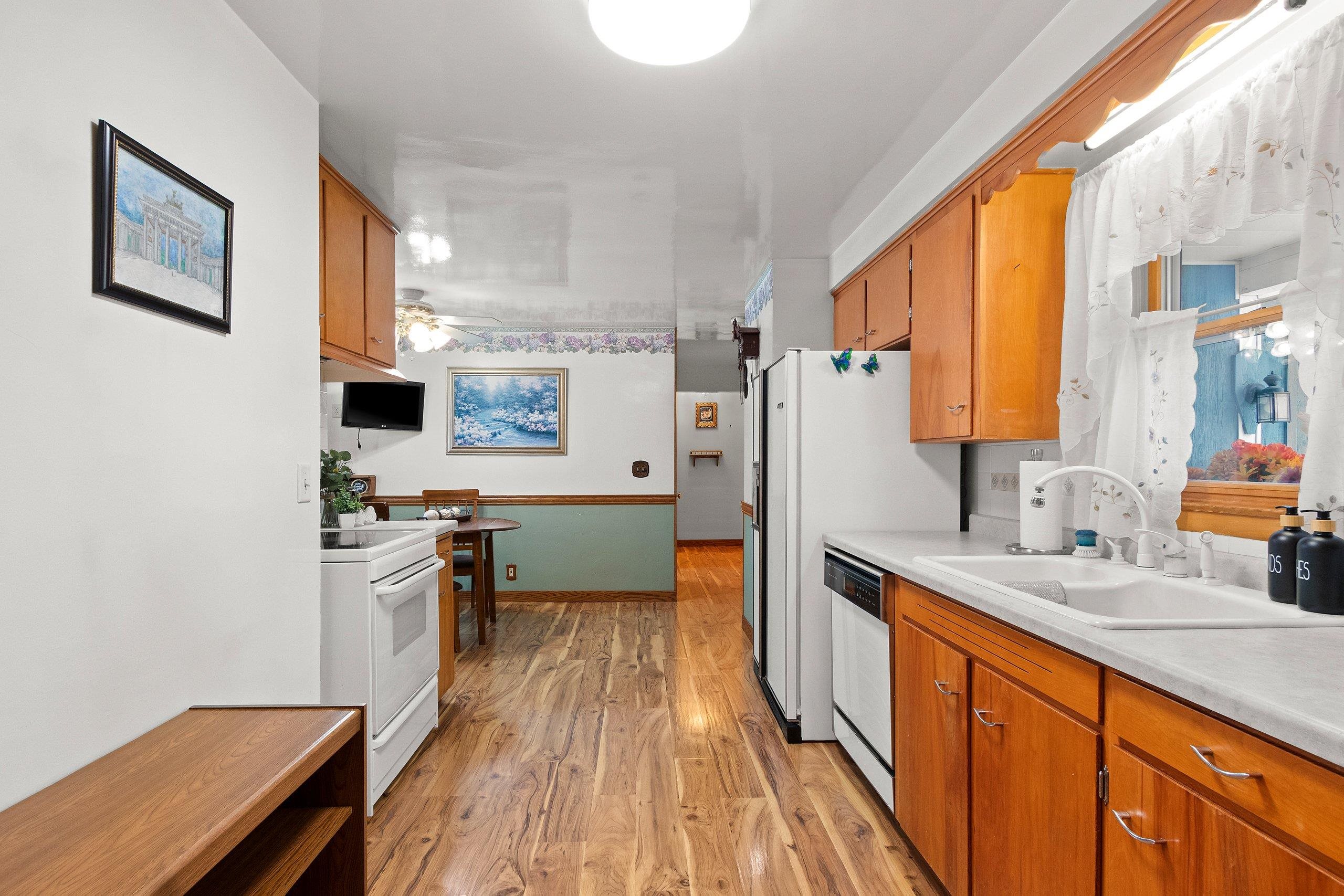 723 Robbins Street Seymour, WI 54165 - Photo 9 of 38