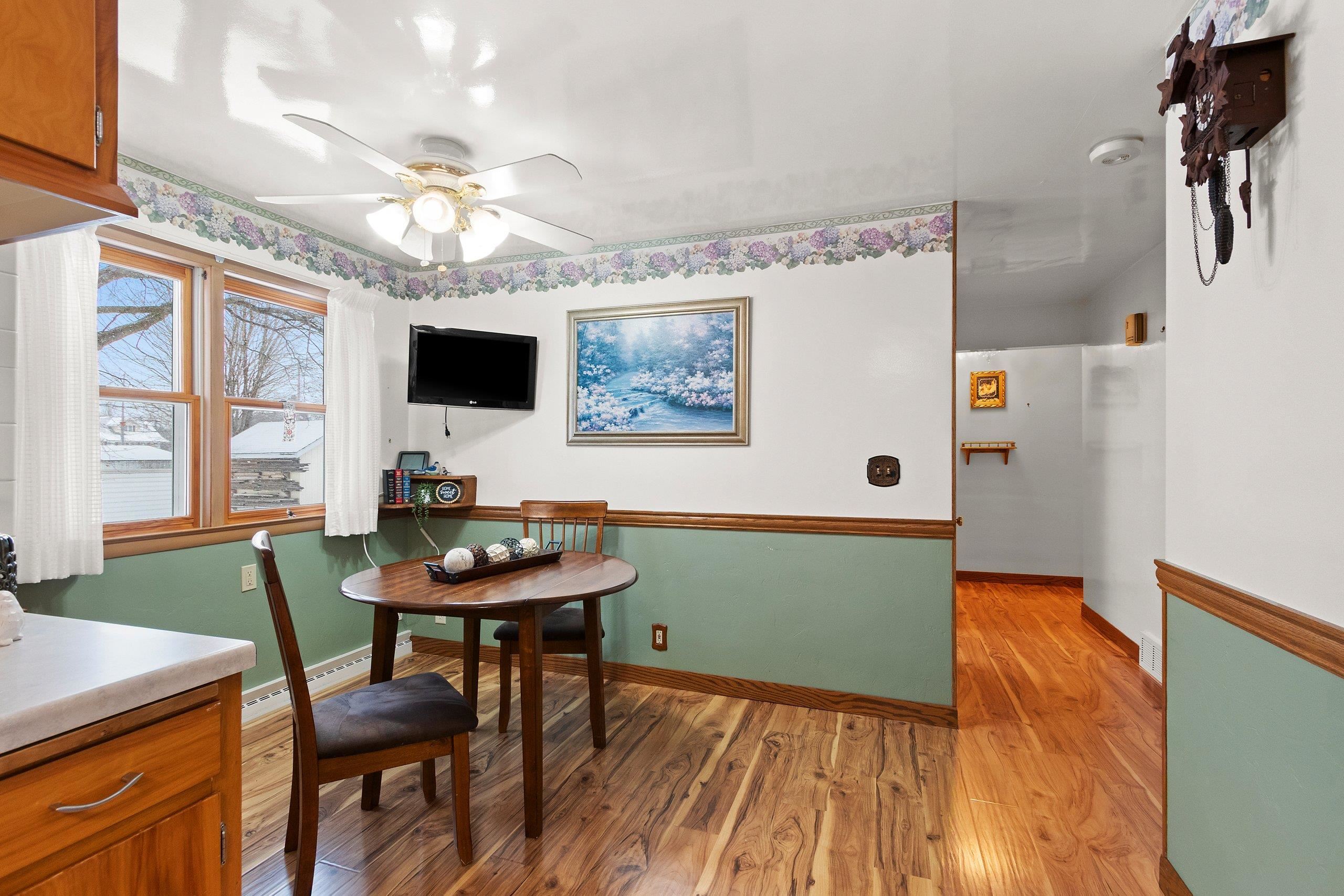 723 Robbins Street Seymour, WI 54165 - Photo 10 of 38