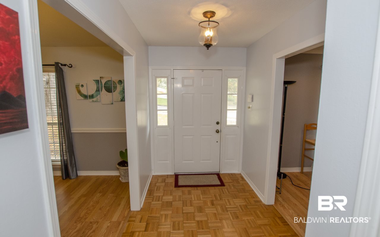 2804 Brookside Drive Mobile, AL 36693 - Photo 3 of 27 Foyer