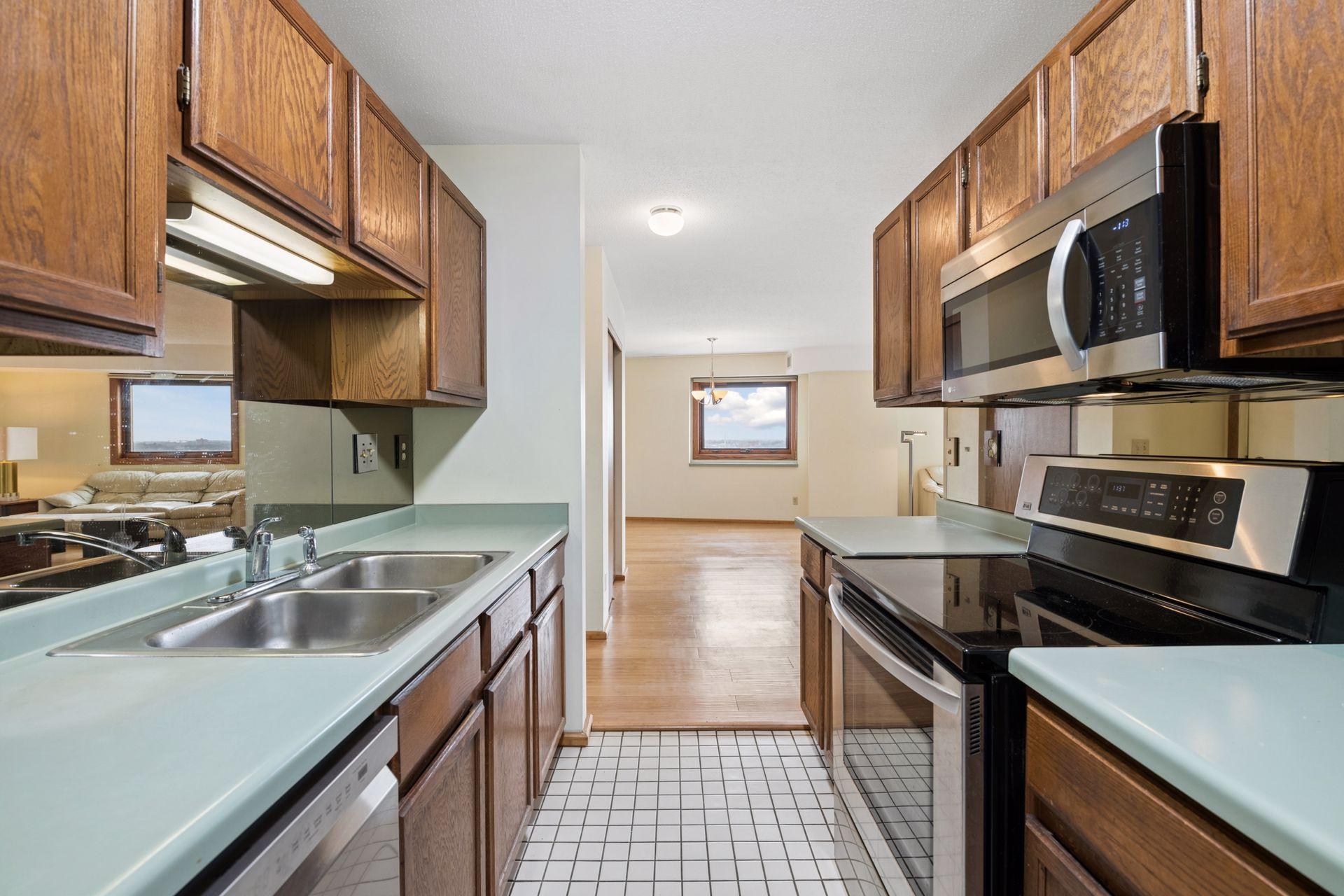 66 9th Street East, Unit 2115 St. Paul, MN 55101 - Photo 31 of 95