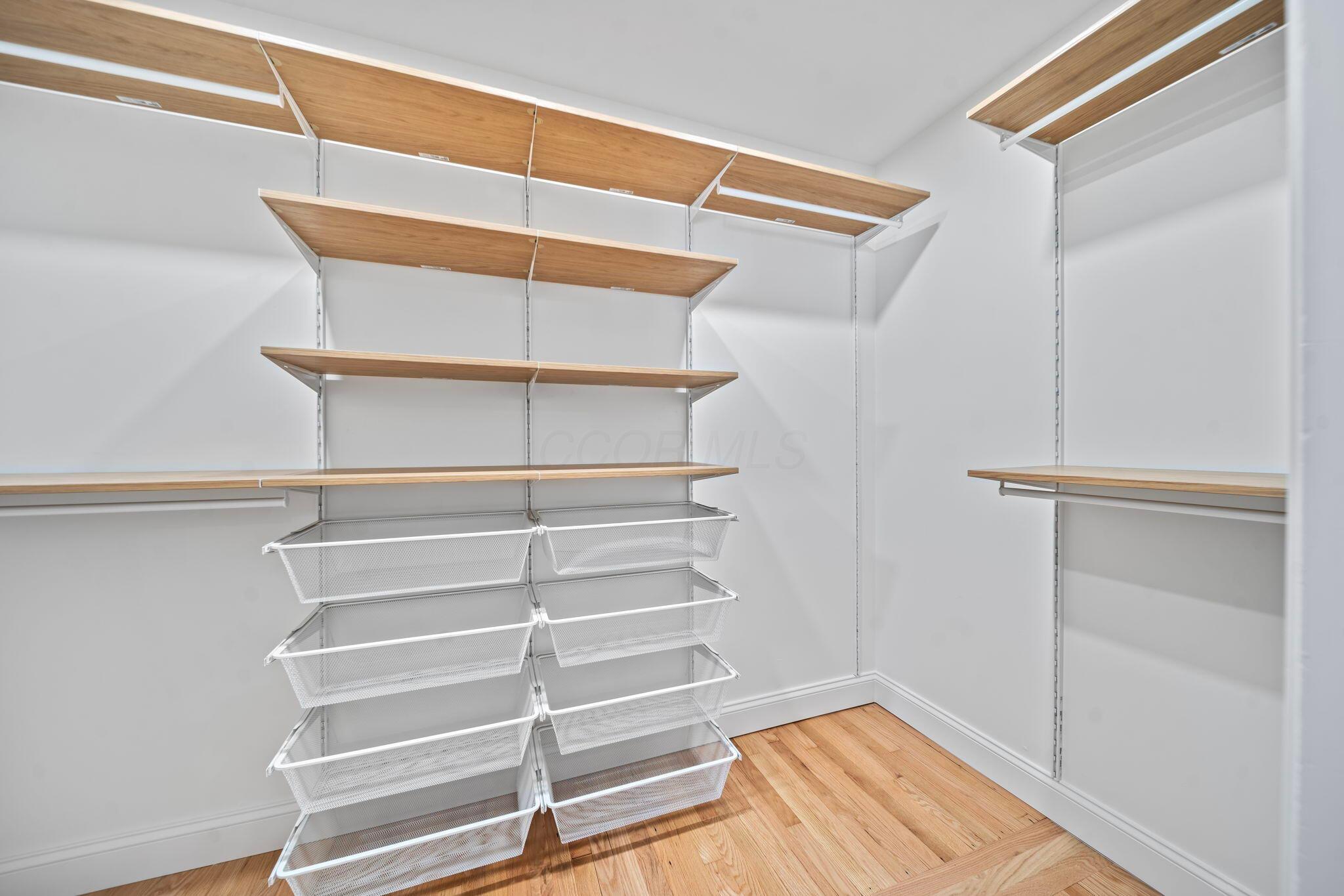 188 Croswell Road Columbus, OH 43214 - Photo 26 of 50 Primary Closet
