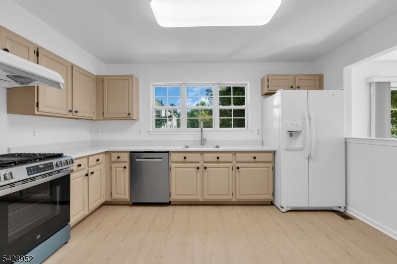 4 Leigh Road Hillsborough, NJ 08844 - Photo 15 of 50
